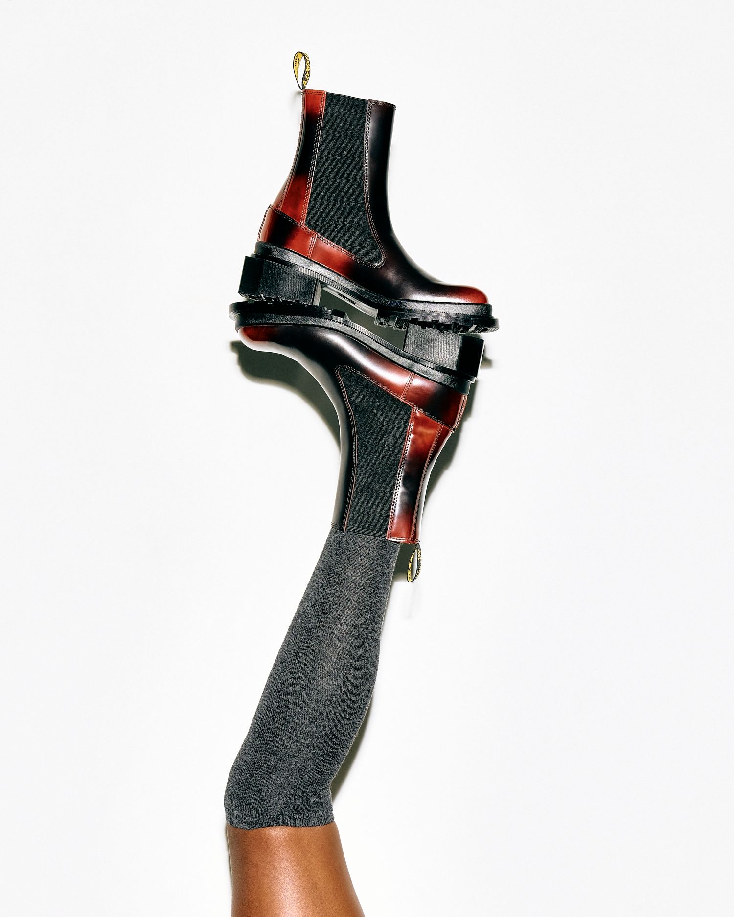 230908_SSense_05_Maybole Chelsea Black+Cherry Red Arcadia_1415.jpg